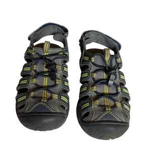 Khombu shoes sandals for boys size 13